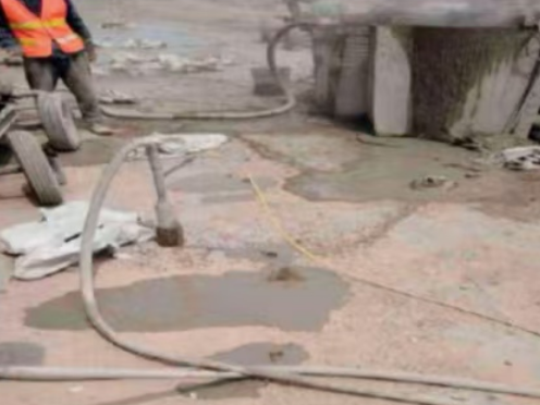 卧龙水泥混凝土路面板底注浆技术 路面脱空注浆整治方案